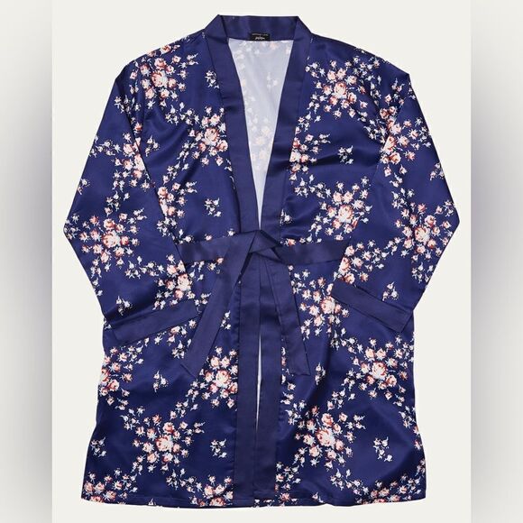 Morgan Lane Allie Robe - Navy Floral - Picture 4 of 6